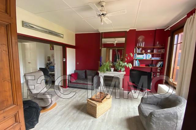 Maison - 260 m² - 12 pièces