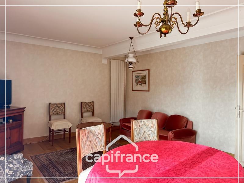 Maison - 210 m² - 8 pièces