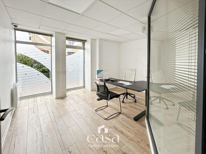 Local commercial - 130 m² - 1 pièce