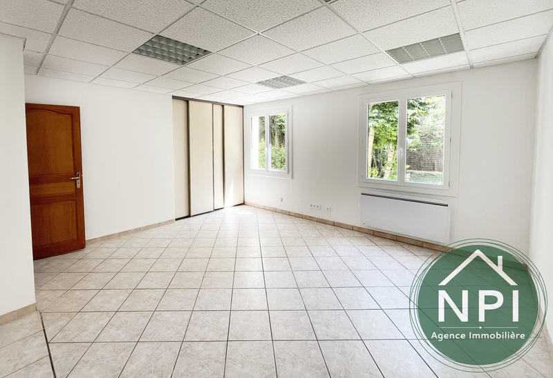 Maison - 280 m² - 9 pièces