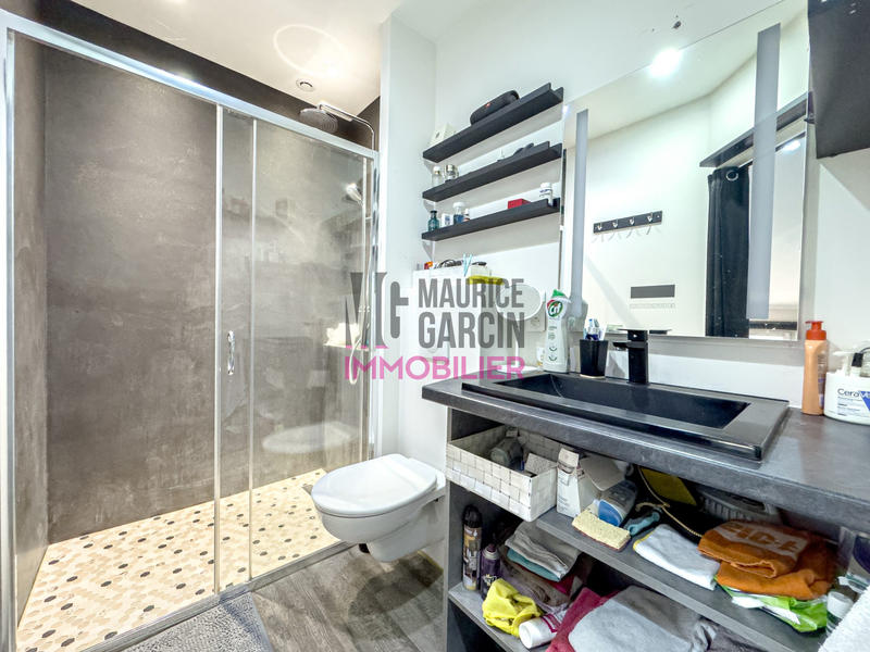 Maison - 260 m² - 10 pièces