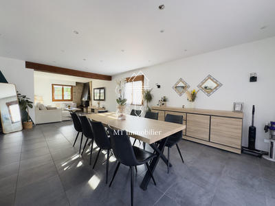 Maison - 181 m² - 7 pièces