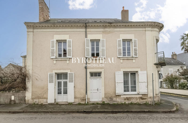 Maison - 220 m² - 8 pièces