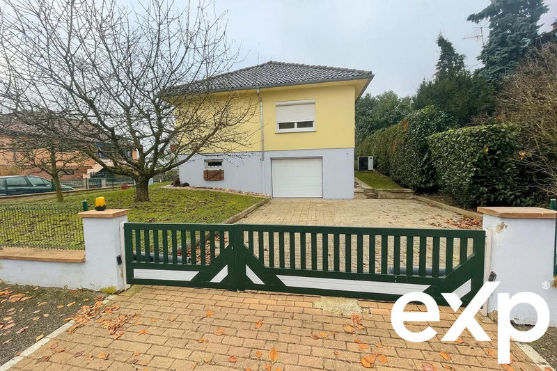 Maison traditionnelle - 121 m² - 6 pièces