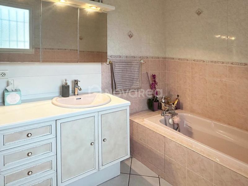 Maison - 140 m² - 6 pièces