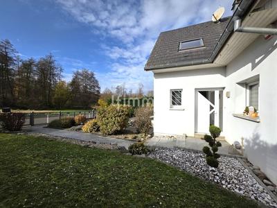 Maison - 160 m² - 8 pièces