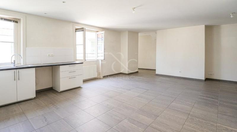 Appartement - 80 m² - 3 pièces