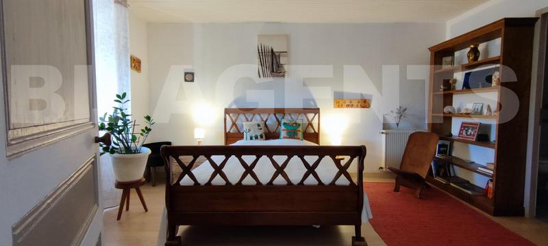 Maison - 273 m² - 10 pièces