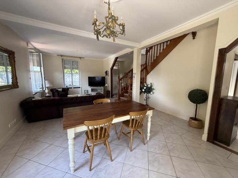 Maison - 158 m² - 7 pièces