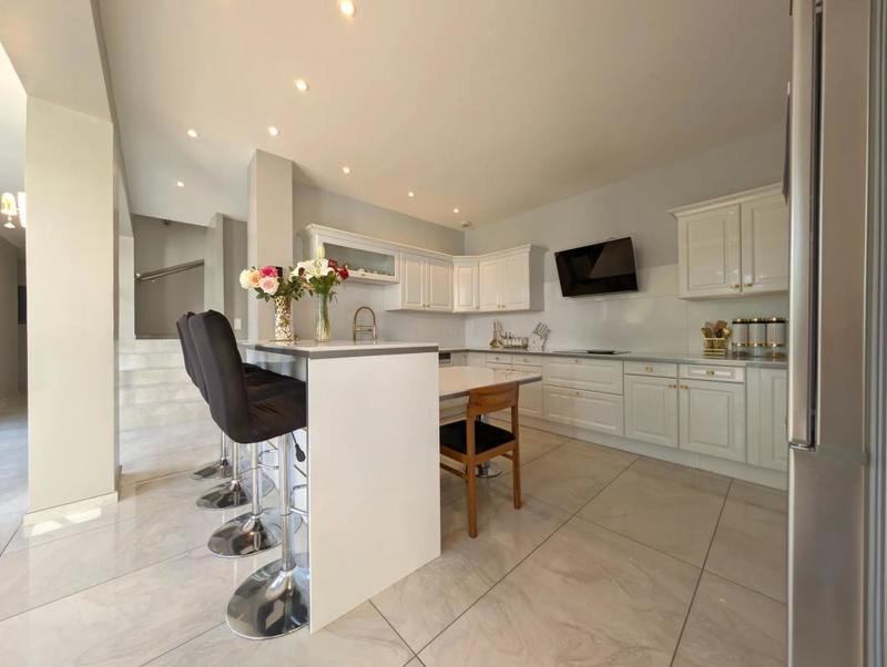 Maison - 196 m² - 6 pièces