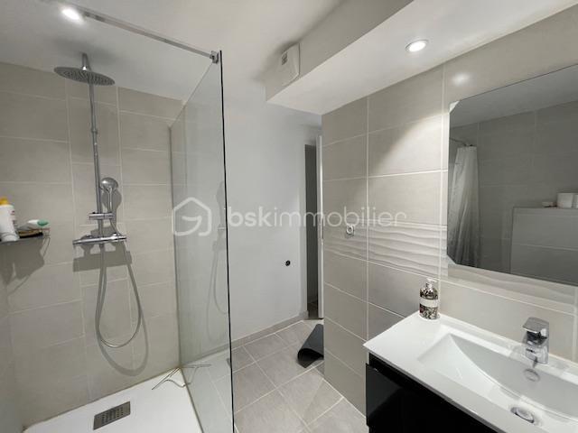 Villa - 200 m² - 10 pièces