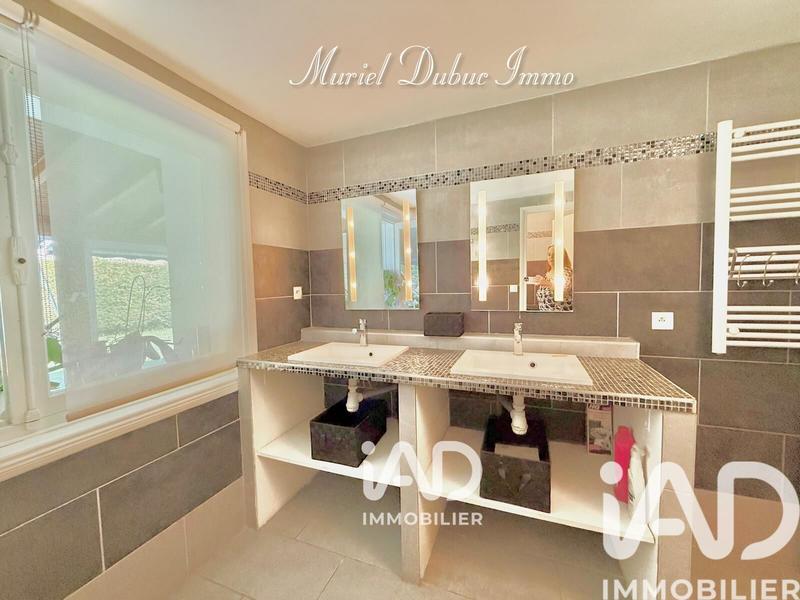 Maison - 200 m² - 6 pièces