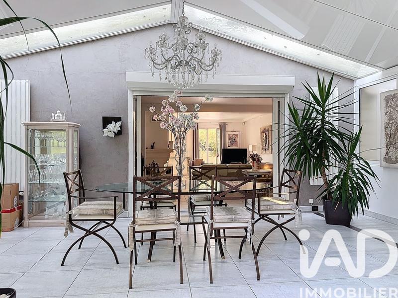 Maison - 248 m² - 8 pièces