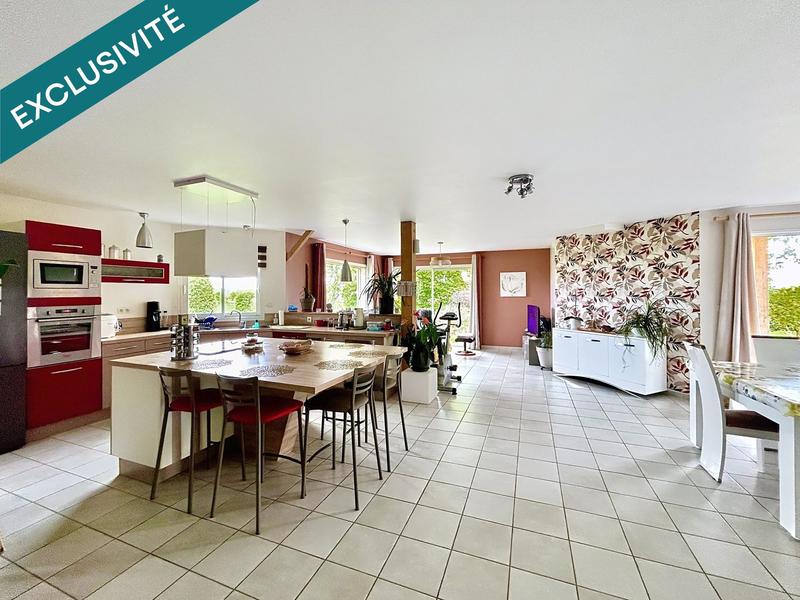 Maison - 220 m² - 8 pièces