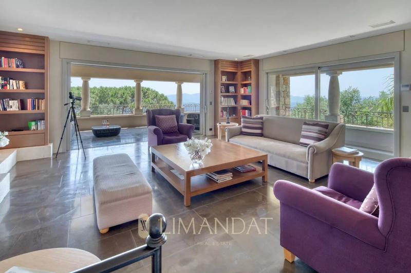 Propriété - 230 m² - 6 pièces