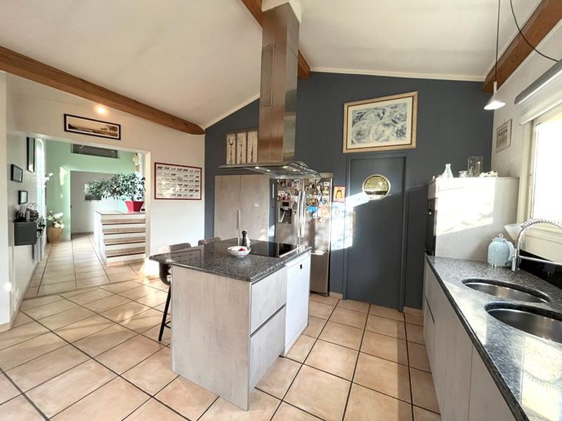 Maison - 180 m² - 6 pièces