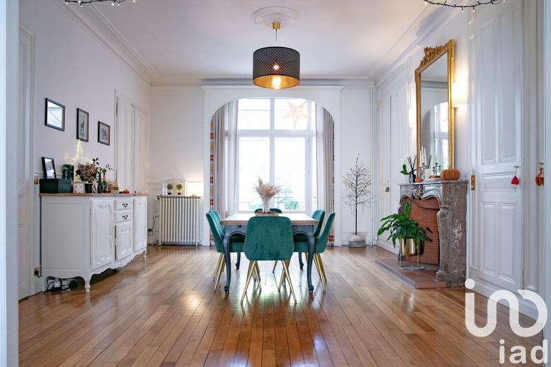 Maison - 235 m² - 6 pièces