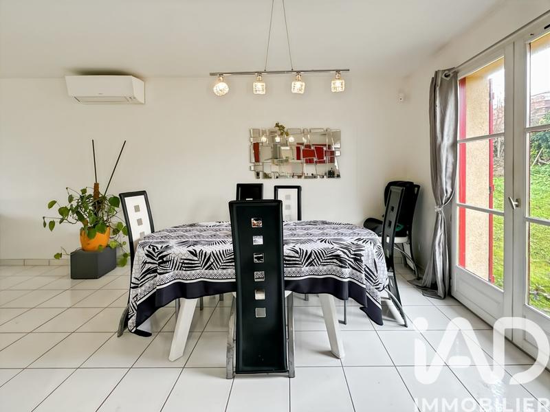 Maison - 93 m² - 5 pièces