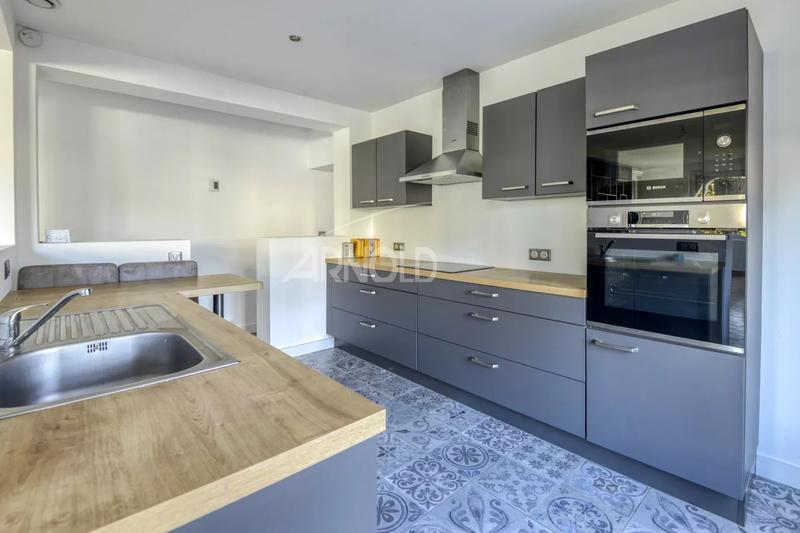 Maison - 158 m² - 7 pièces