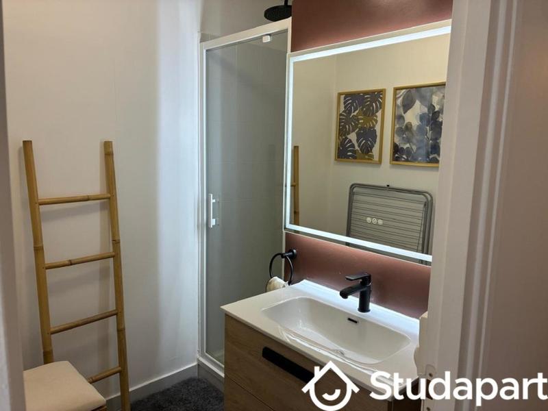 Chambre - 9 m² - 1 pièce