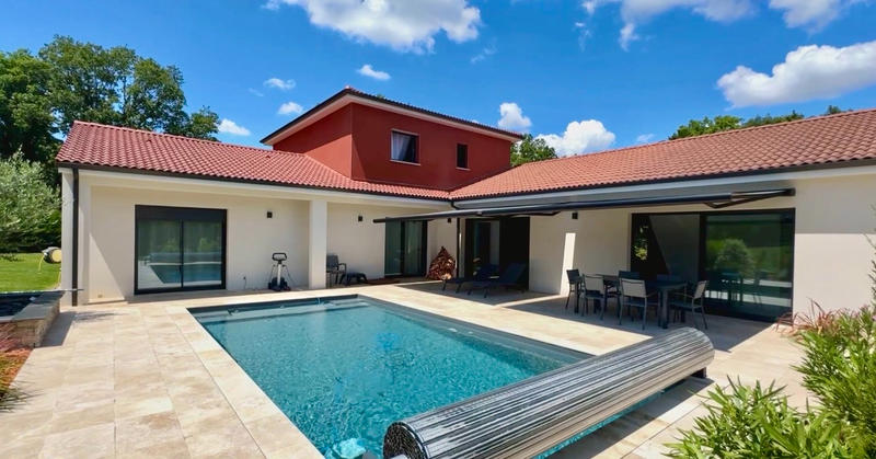 Maison - 266 m² - 8 pièces