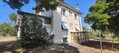 Maison - 220 m² - 8 pièces