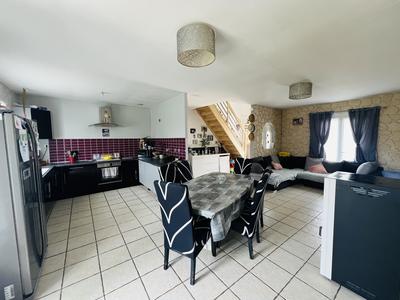 Maison - 156 m² - 9 pièces