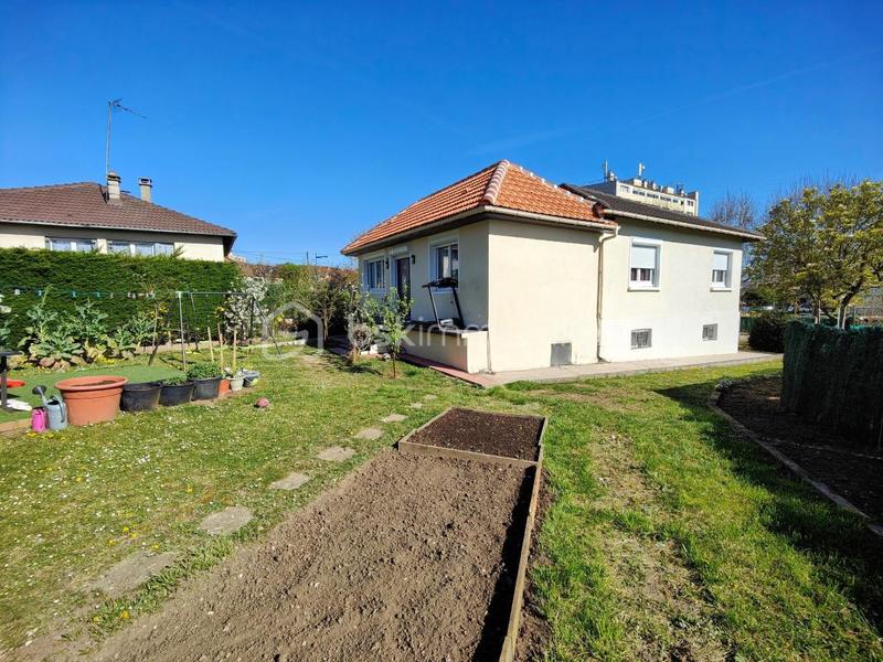 Maison - 105 m² - 5 pièces