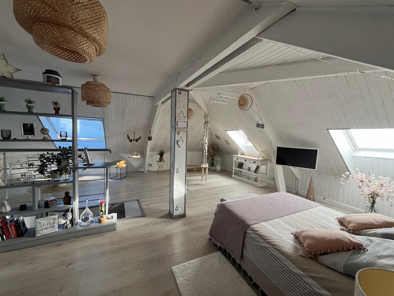 Maison - 220 m² - 9 pièces