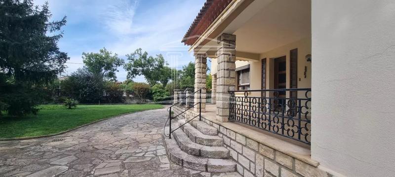 Maison - 139 m² - 6 pièces