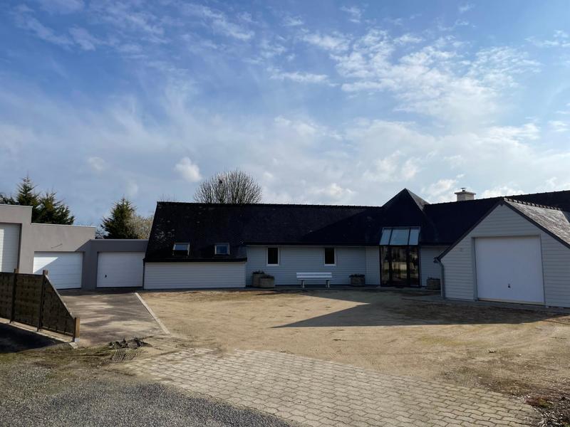 Maison - 195 m² - 8 pièces