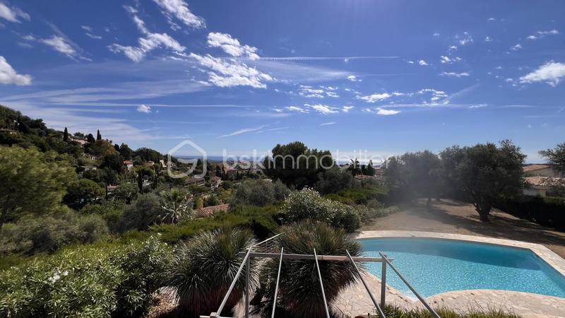 Maison d'architecte - 230 m² - 7 pièces