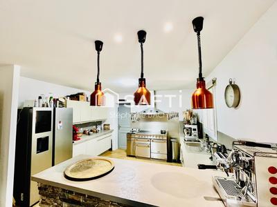 Maison - 179 m² - 8 pièces