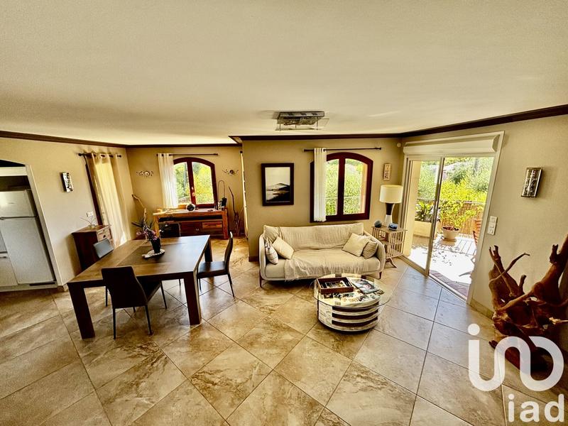 Maison - 212 m² - 8 pièces