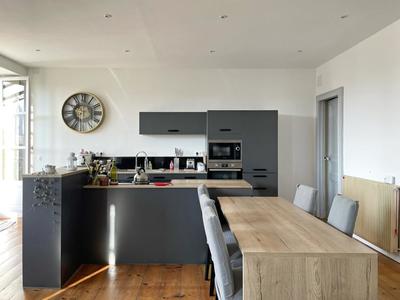 Appartement - 95 m² - 3 pièces