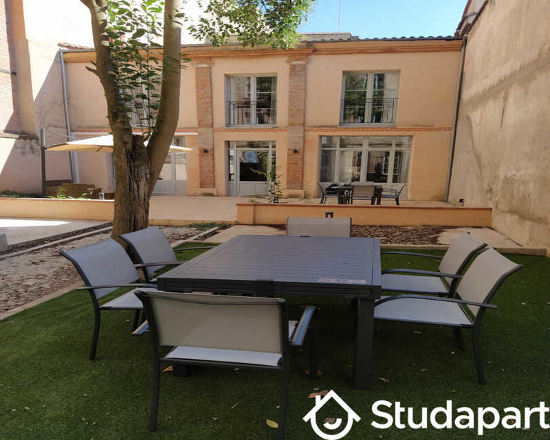 Chambre - 80 m² - 1 pièce