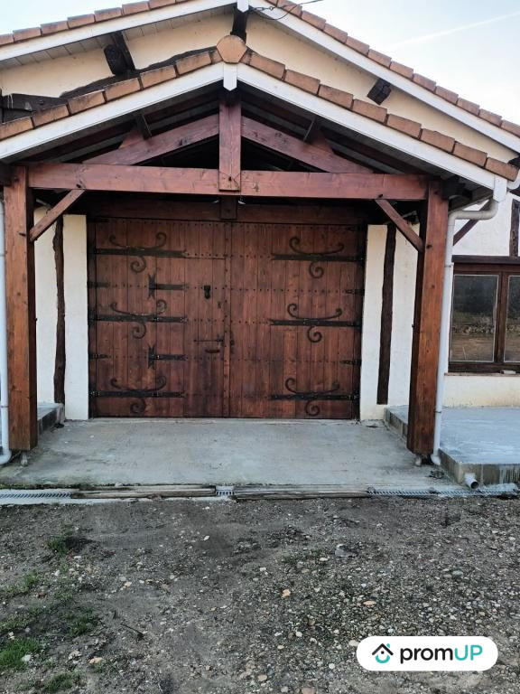 Maison - 200 m² - 9 pièces