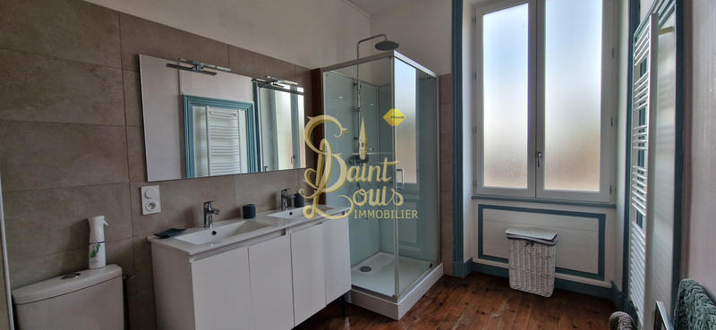 Maison - 237 m² - 7 pièces