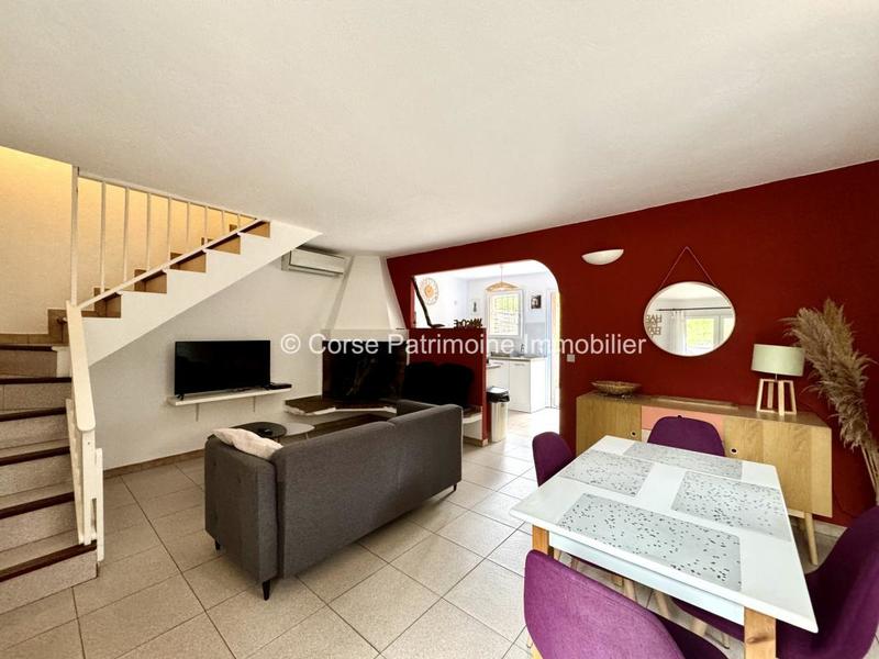 Maison - 300 m² - 11 pièces