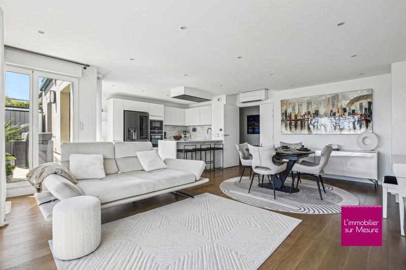 Appartement - 98 m² - 4 pièces