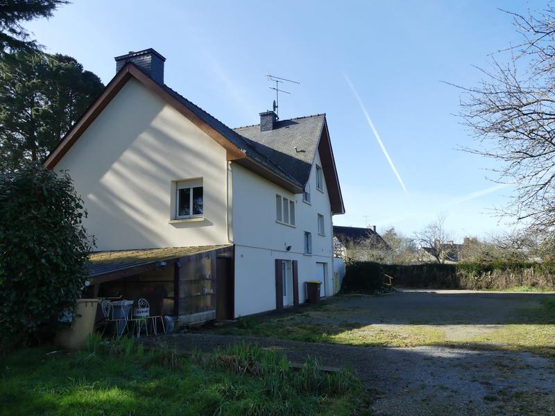 Maison - 184 m² - 8 pièces