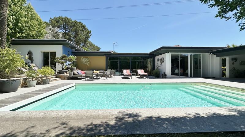 Maison d'architecte - 250 m² - 9 pièces