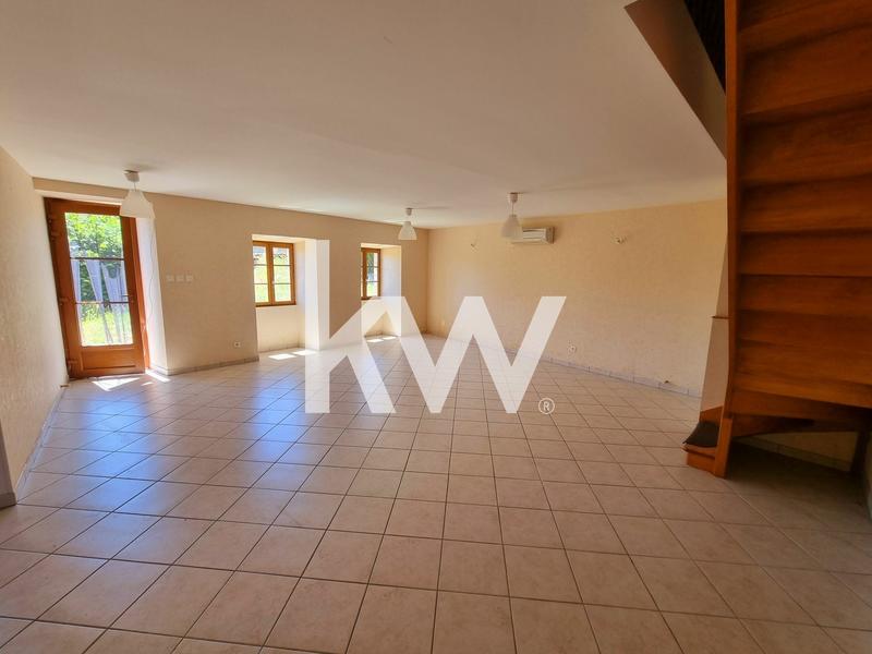 Maison - 236 m² - 7 pièces