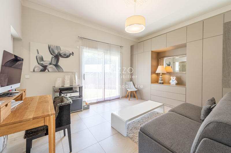 Maison - 228 m² - 8 pièces