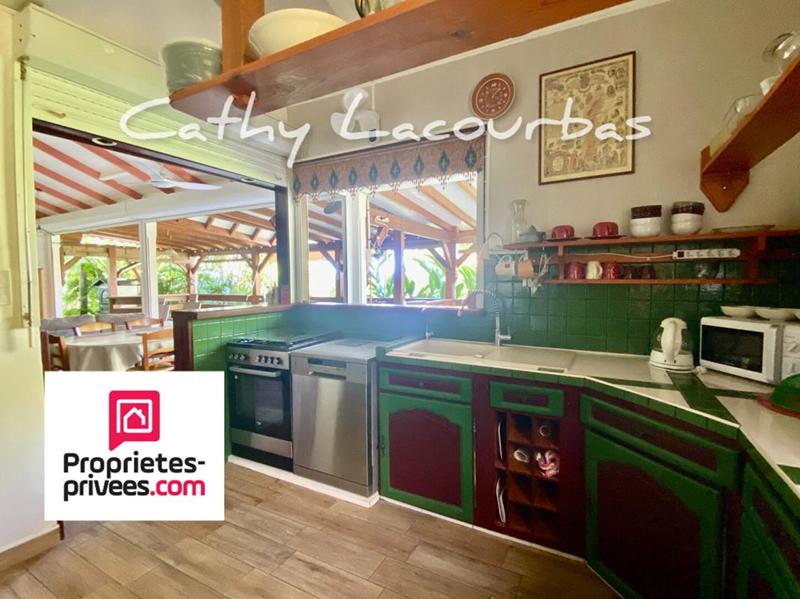 Villa - 234 m² - 8 pièces