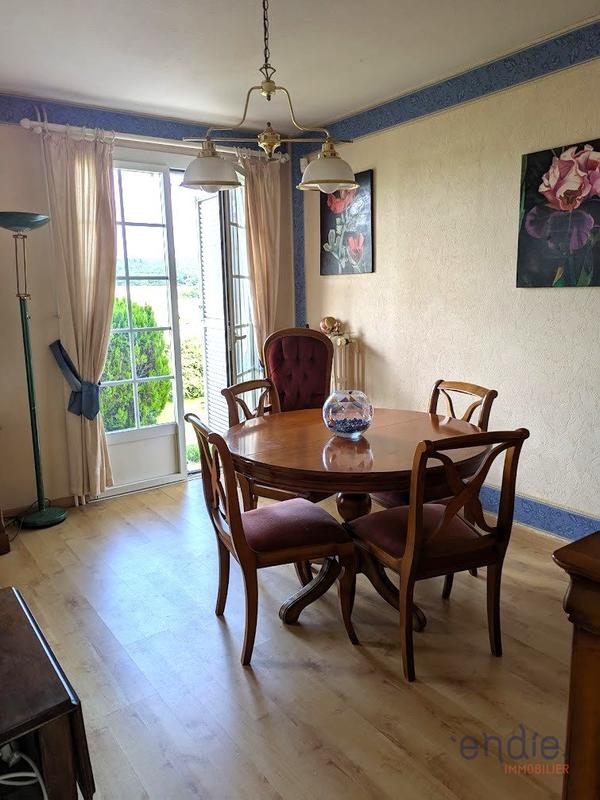 Maison - 120 m² - 8 pièces