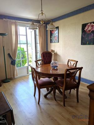 Maison - 120 m² - 8 pièces