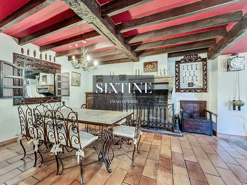 Maison ancienne - 219 m² - 7 pièces