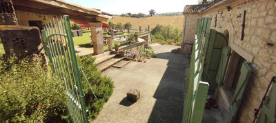 Maison - 246 m² - 9 pièces