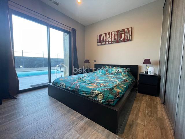 Maison - 257 m² - 9 pièces